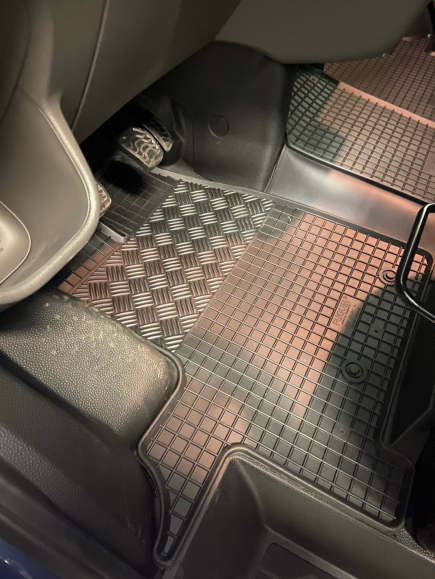 Ford Transit 2015-től gumiszőnyeg